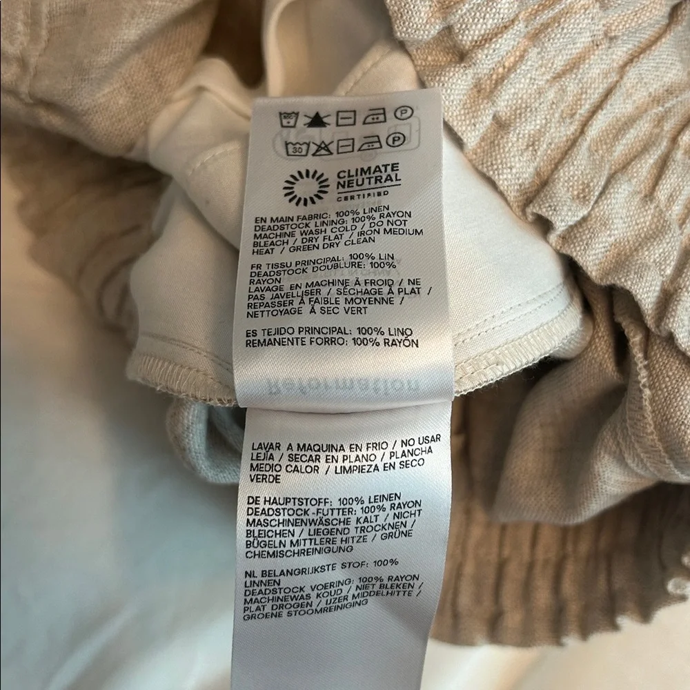 Reformation tan/sandy-colored linen shorts - Picture 5 of 5